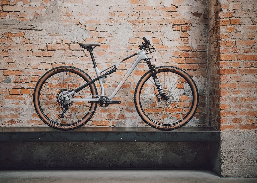 Cube AMS ZERO99 C:68X Race 29 Silver´n´black 3 Cube AMS ZERO99 C:68X Race 29 Silver´n´black – Bild 3